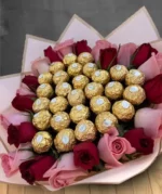 Ramo de ferreros con rosas rojas