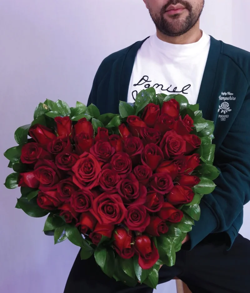 ramo rosas rojas en forma de corazon de Florerias en CDMX, flores a domicilio en CDMX