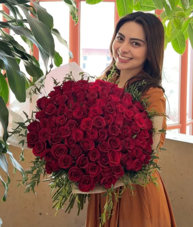 Florerias en Adolfo lopez mateos, Puebla. Flores a domicilio en Puebla. Ramo de 100 rosas rojas