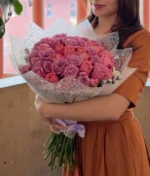 Ramo elegante de rosas color pastel en florería en Puebla para sorprender, flores a domicilio en Puebla