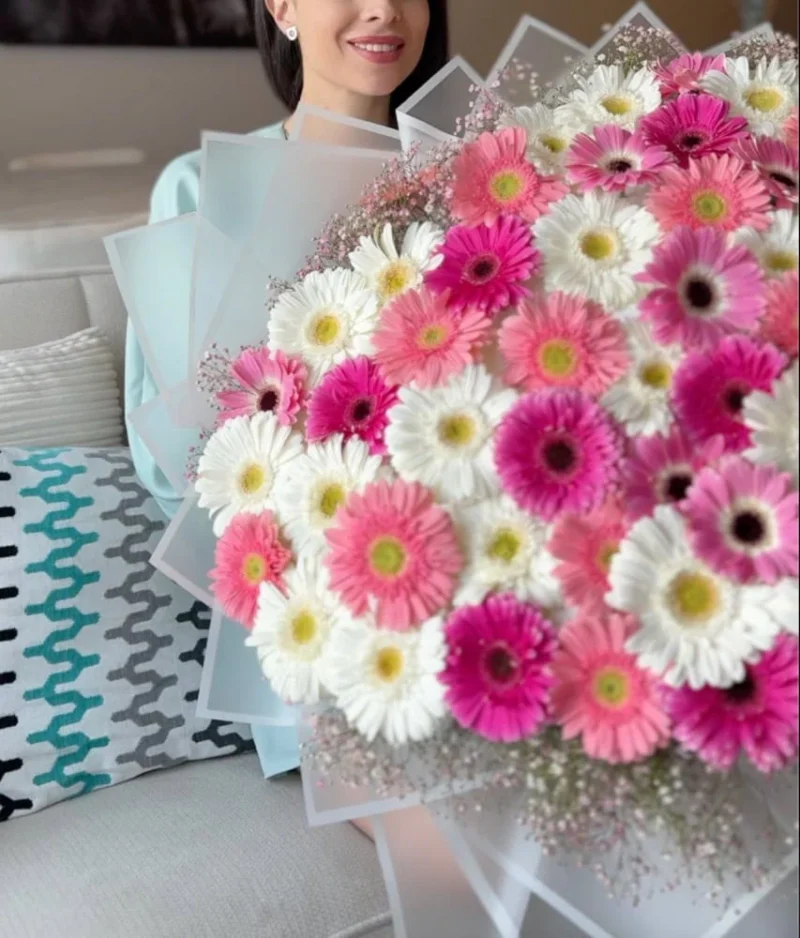 Ramo de gerberas buchón disponible en florerías en Puebla con entrega inmediata, flores a domicilio en Puebla