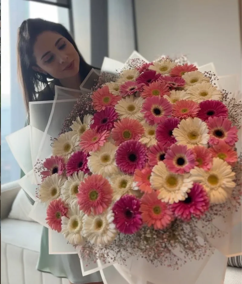 Flores a domicilio de florería en Puebla para celebrar con estilo, ramo buchón con gerberas naturales y frescas