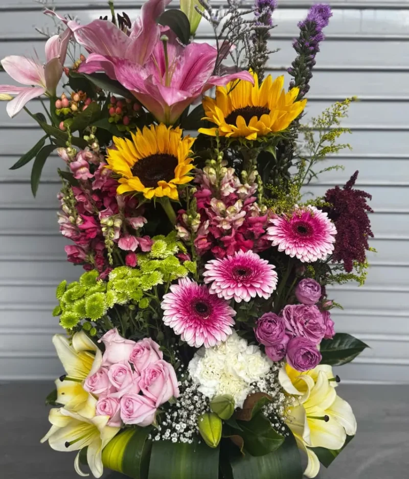 Arreglo de flores multicolor de Florerias en Queretaro, flores a domicilio en Queretaro