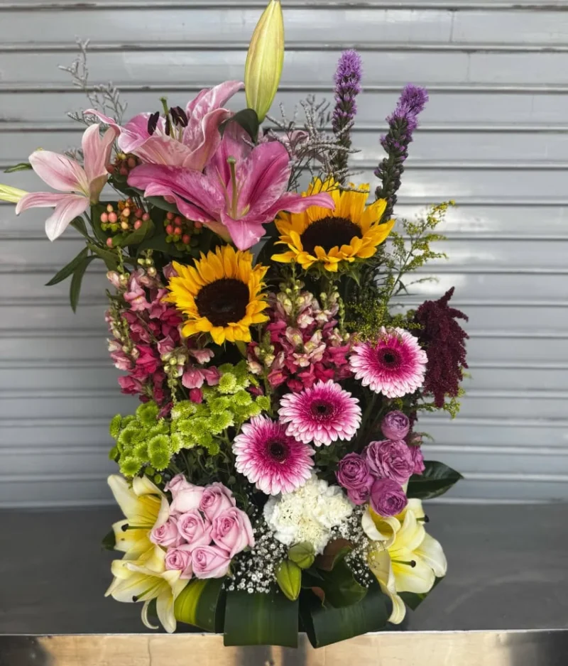 Arreglo de flores multicolor de Florerias en Queretaro, flores a domicilio en Queretaro