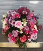 Arreglo de flores multicolor en canasta de Florerias en Queretaro, flores a domicilio en Queretaro