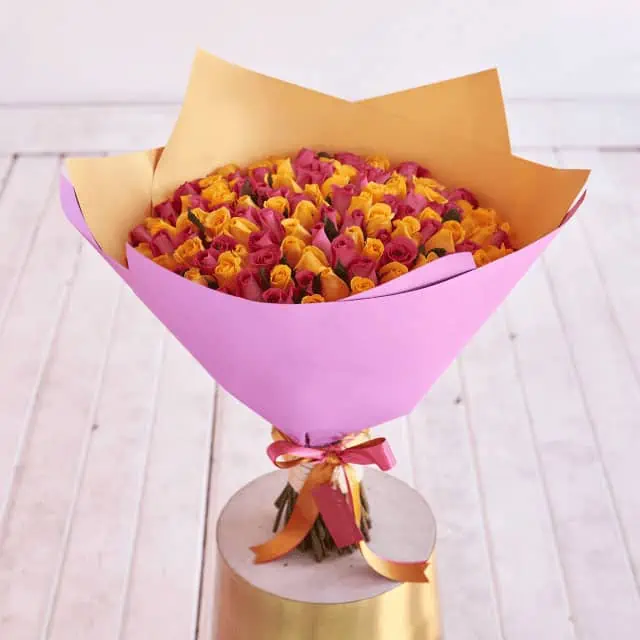 ramo buchon de rosas multicolor