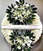 Corona de flores blanca de Florerias en Queretaro, flores a domicilio en Queretaro