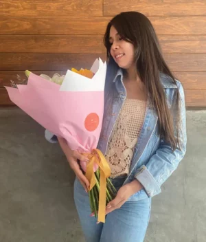 ramo de rosas con chocolates